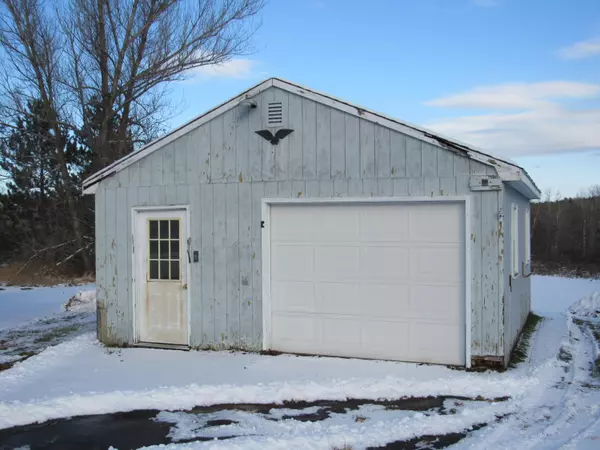 Palmyra, ME 04965,271 Estes AVE