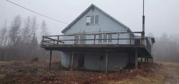 342 New England RD, Searsmont, ME 04973