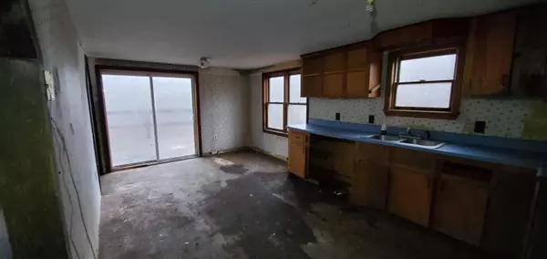 Searsmont, ME 04973,342 New England RD