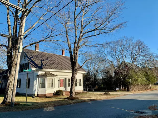 Machias, ME 04654,25 Cooper ST