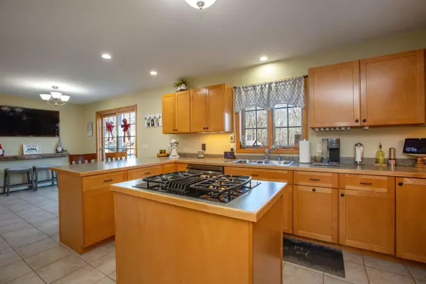 Minot, ME 04258,673 Brighton Hill RD