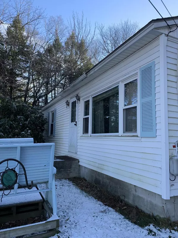 Topsham, ME 04086,230 Lewiston RD