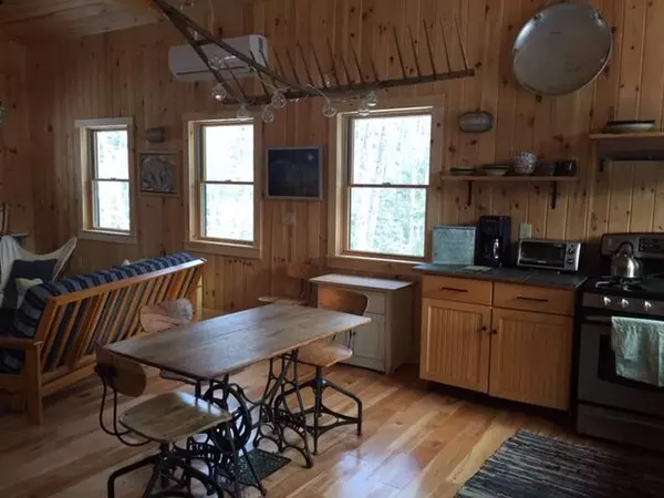 Kingfield, ME 04947,11 Beech LN