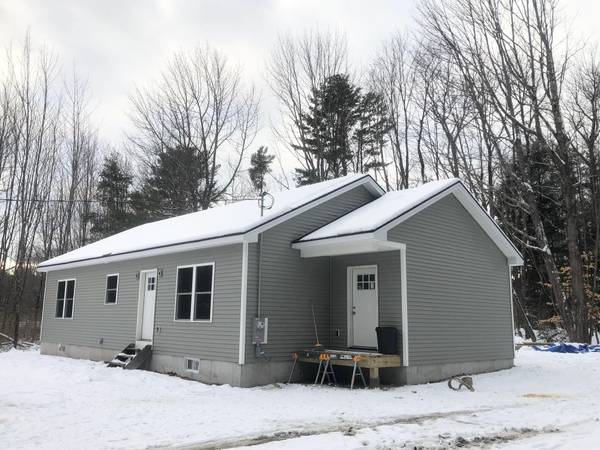 82 Plummer RD, Richmond, ME 04357