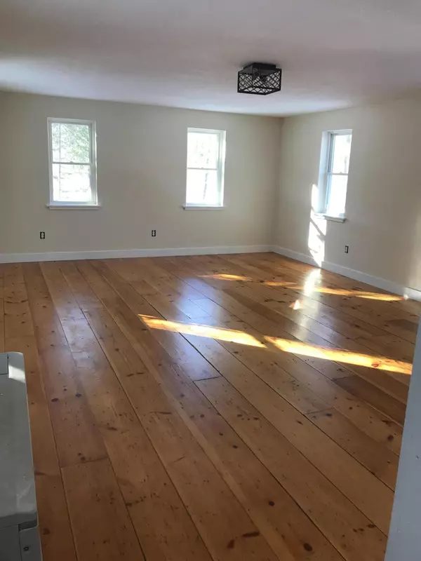 Liberty, ME 04949,44 Highland DR