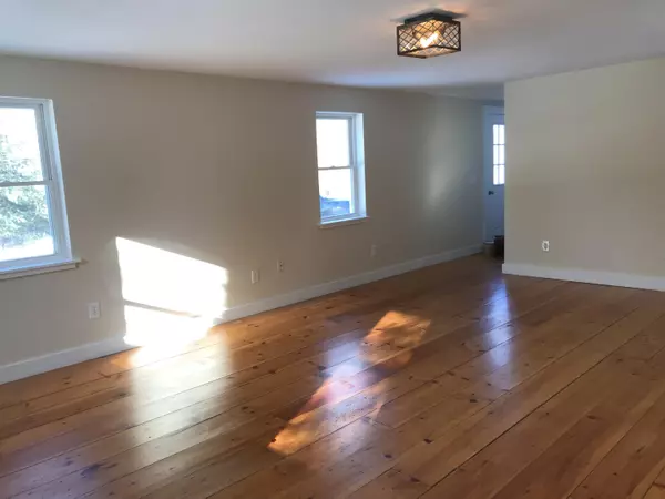 Liberty, ME 04949,44 Highland DR