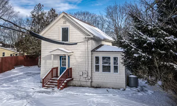 31 Wheeler ST, Paris, ME 04281