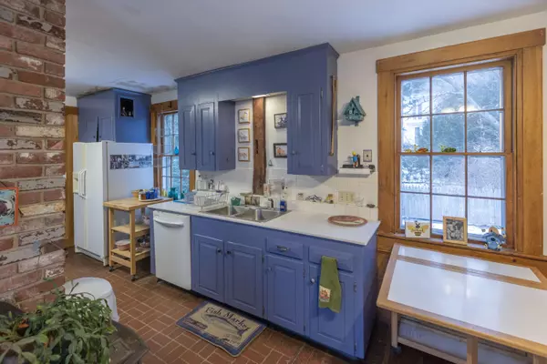 Thomaston, ME 04861,39 Knox ST