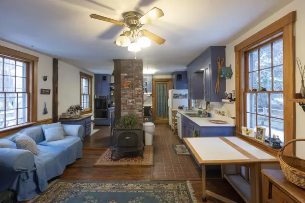 Thomaston, ME 04861,39 Knox ST