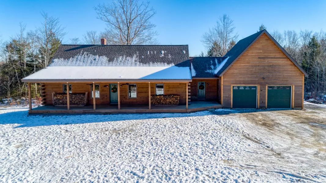 19 Anderson TRL, Topsham, ME 04086