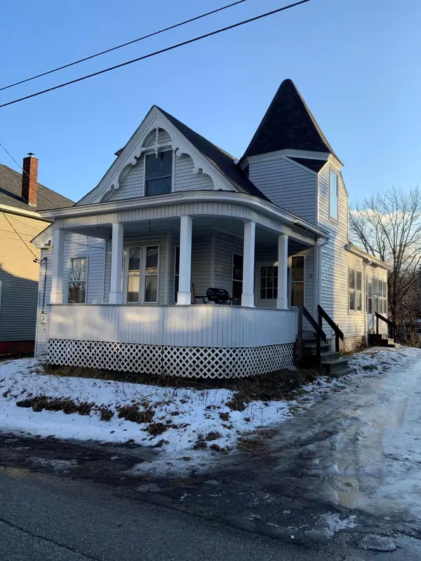 17 Maple ST, Augusta, ME 04330