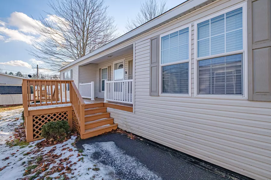 40 Long ST, Brunswick, ME 04011