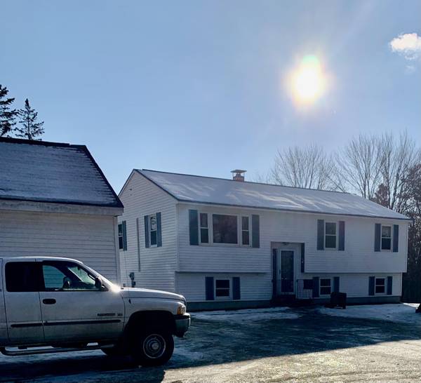 15 Skidgel RD, Glenburn, ME 04401