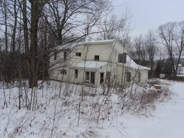 12 Briggs LN, Frankfort, ME 04438