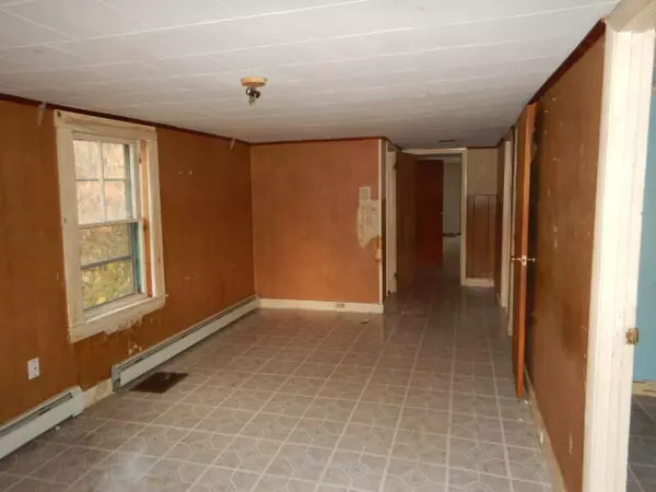 Waterboro, ME 04087,943 Main ST