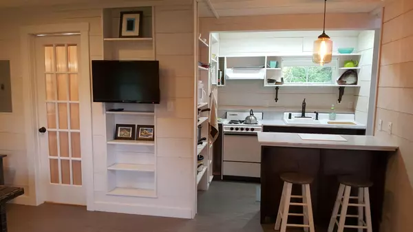 Thomaston, ME 04861,4 Stoney Brook LN