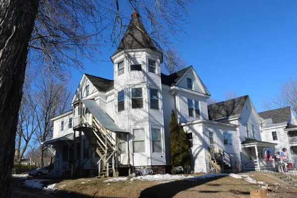 33 Summer ST, Waterville, ME 04901