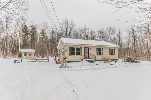 39 Voter Hill RD, Wilton, ME 04294