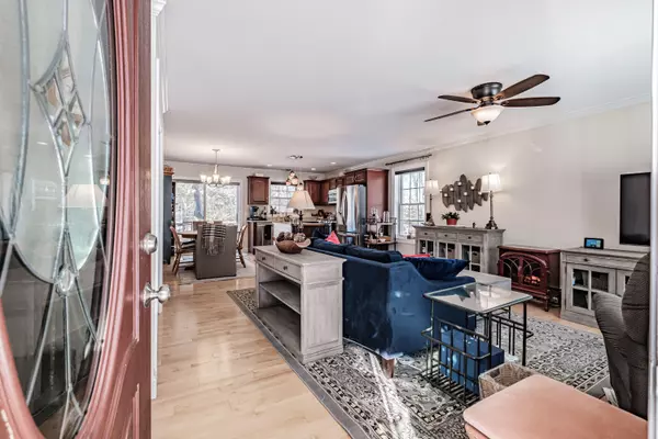 Gray, ME 04039,2B Sorrento WAY #B