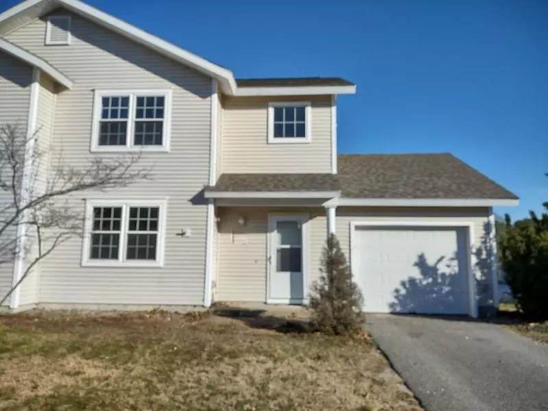 12 Enterprise ST #12, Brunswick, ME 04011