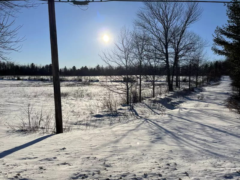 00 Main RD, Abbot, ME 04406