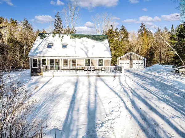 81 East Pond RD, Oakland, ME 04963