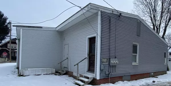 Auburn, ME 04210,32 Goff ST