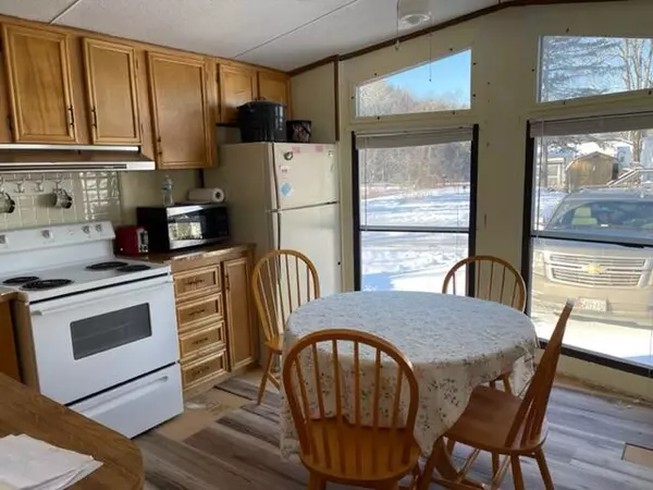 Pittston, ME 04345,12 Baxter LN