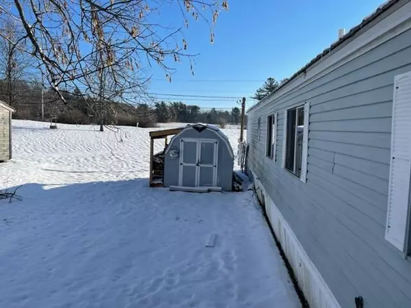 Pittston, ME 04345,12 Baxter LN