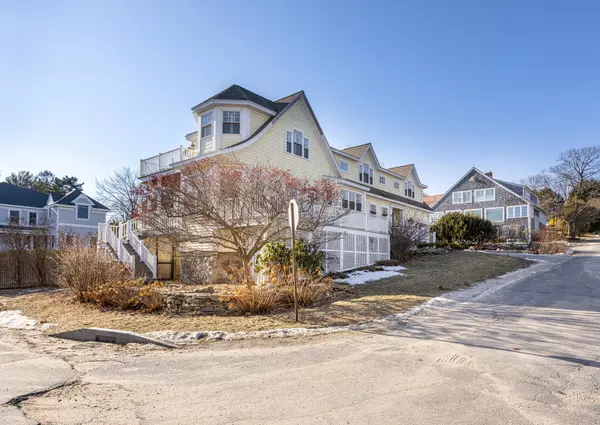 South Portland, ME 04106,2 Bluff RD