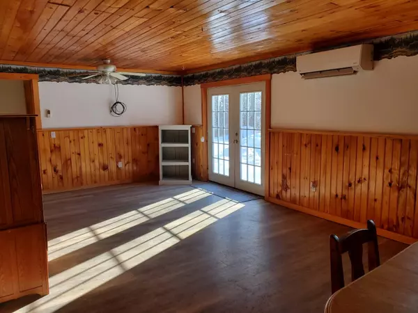 Springfield, ME 04487,1 Bunny LN