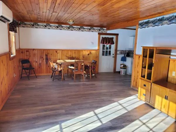 Springfield, ME 04487,1 Bunny LN