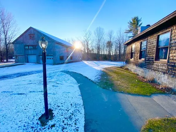 6 Bean Farm RD, Vienna, ME 04360