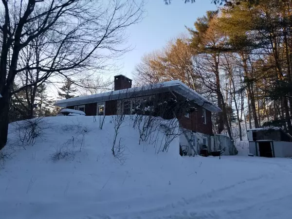 Livermore Falls, ME 04254,10 Hillcrest RD