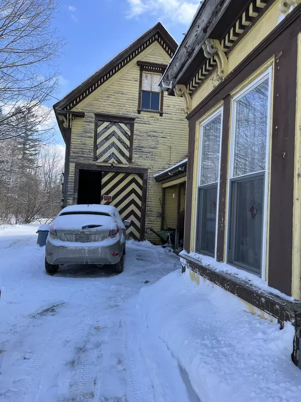 Phillips, ME 04966,20 Sawyer ST