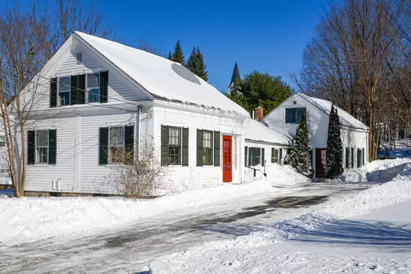 12 Smith ST, Harrison, ME 04040