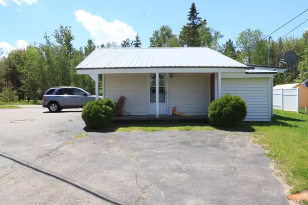 Orono, ME 04473,860 Forest AVE