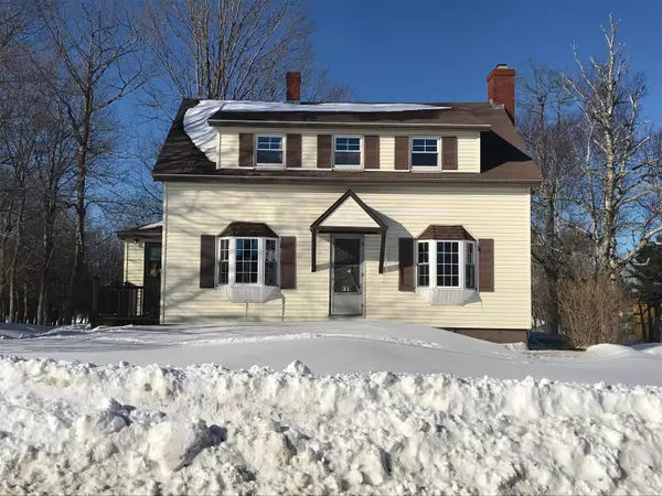 21 High Street ST, Machias, ME 04654