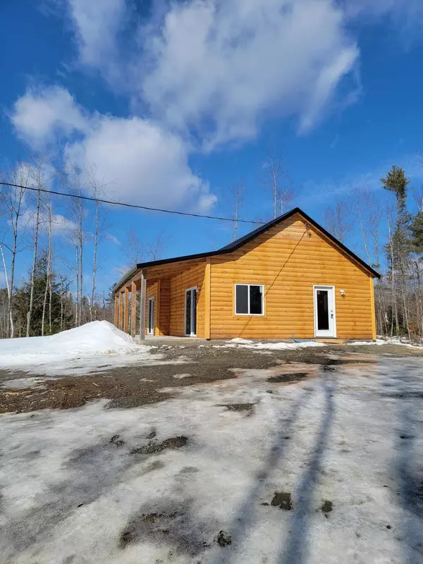 76 Downs RD, Sebec, ME 04481