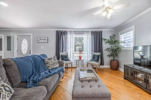 Milford, ME 04461,286 Main RD