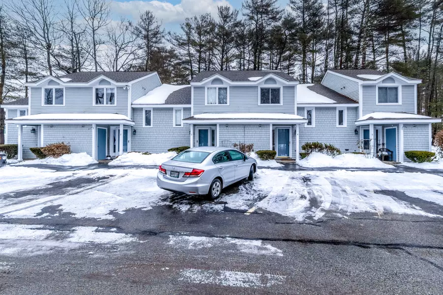 19 Holbrook ST #4, Freeport, ME 04032