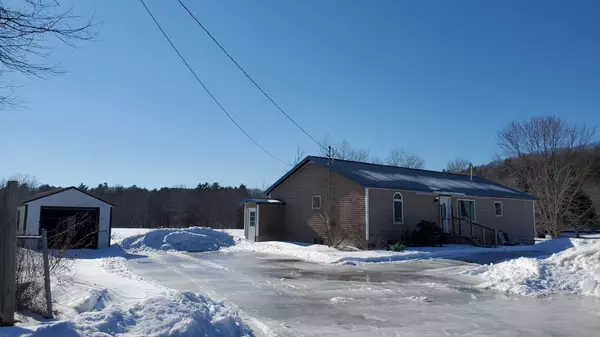 36 Bartlett ST, Gardiner, ME 04359