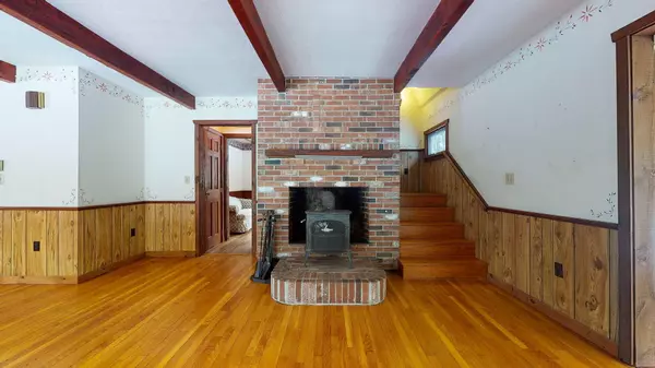 North Berwick, ME 03906,264 Wells ST