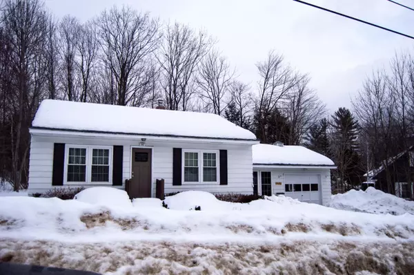 50 Porter AVE W, Rumford, ME 04276