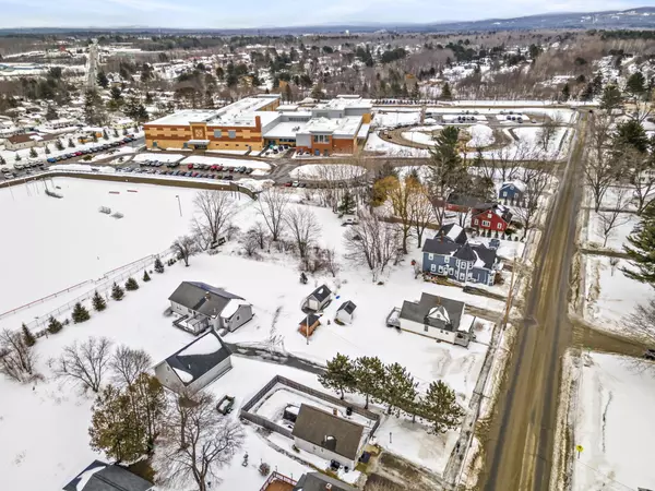 Brewer, ME 04412,48 Pendleton ST