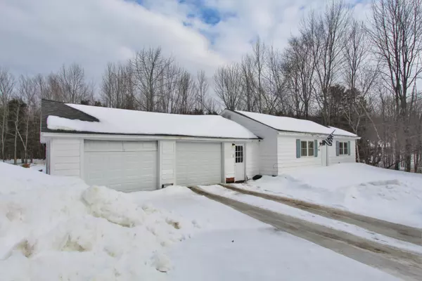 2966 Kennebec RD, Newburgh, ME 04444