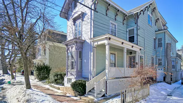 Portland, ME 04102,325 Spring ST #9