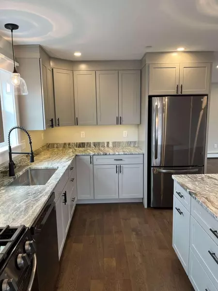 4 Renee RD, Freeport, ME 04032