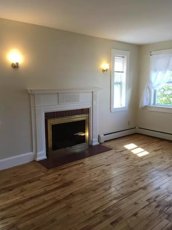 Waterville, ME 04901,4 Queens WAY