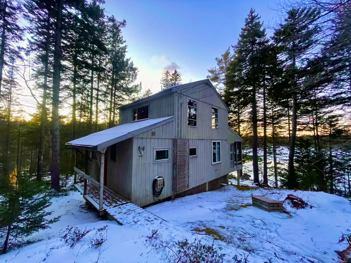 Vinalhaven, ME 04863,368-370 Calderwood Neck RD